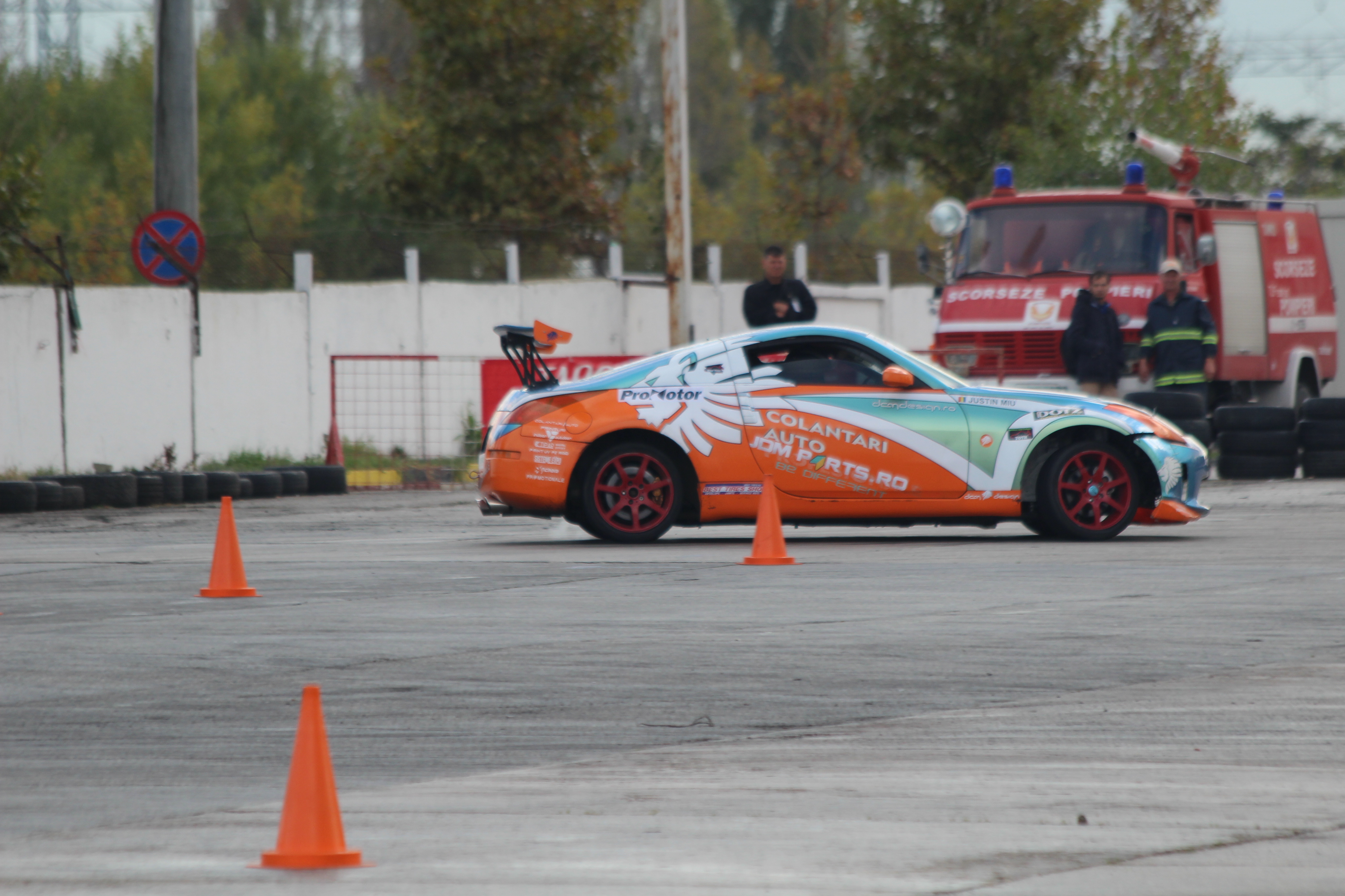 FOTO & VIDEO / Cei mai buni piloţi de drift s-au întrecut la primul Grand Prix organizat de Romanian Drift Community