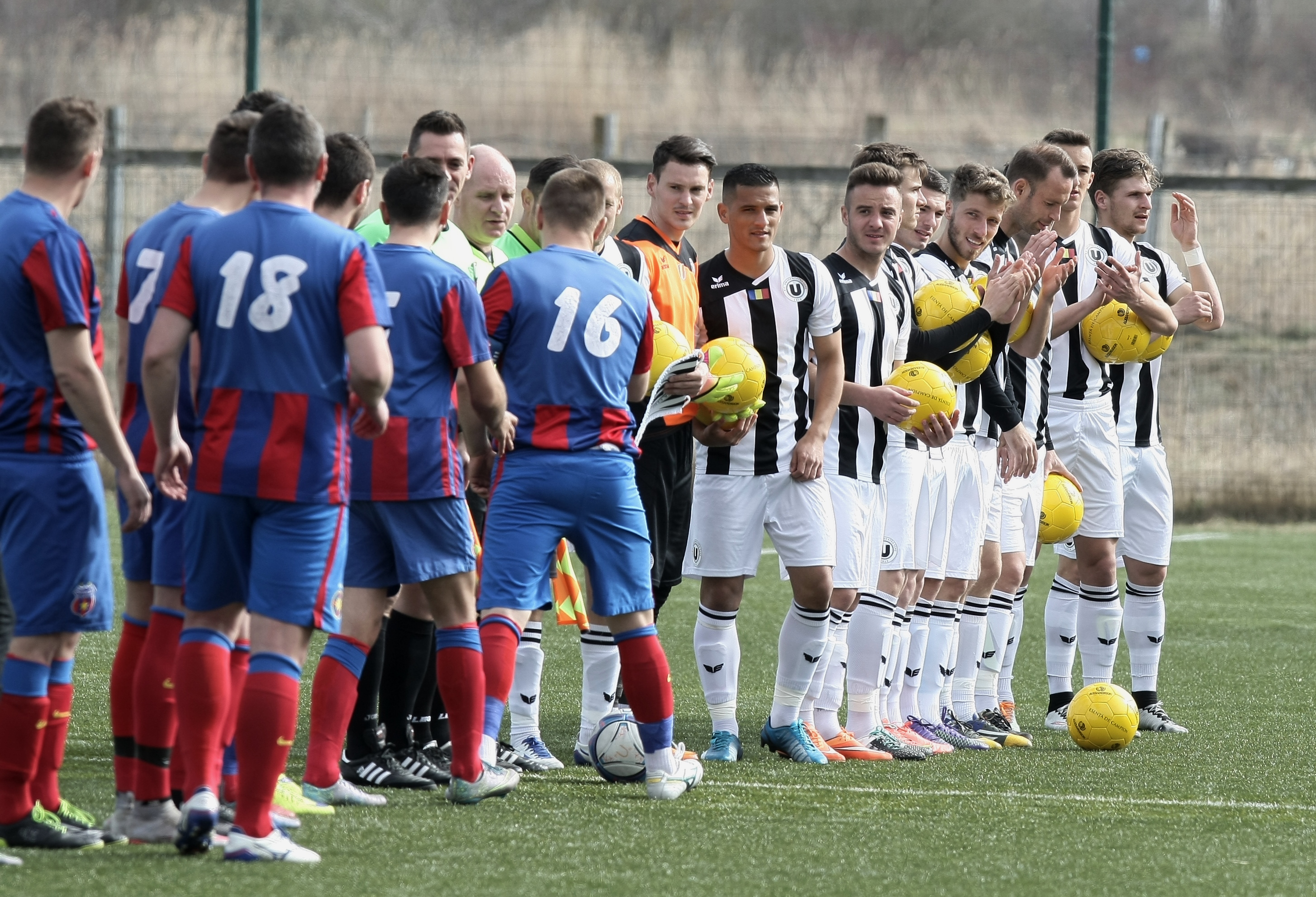 Șeful FRF, Răzvan Burleanu, a văzut cu ochii lui ce înseamnă spiritul U Cluj. ”Șepcile roșii” au făcut spectacol cu ”Steaua” | FOTO&VIDEO