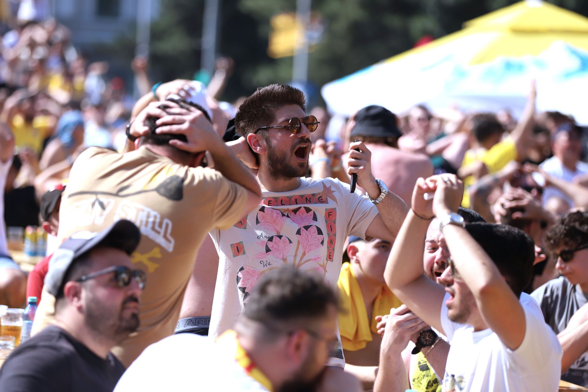 Bucurie de nedescris pe străzile din București, după victoria României în meciul cu Ucraina de la EURO 2024