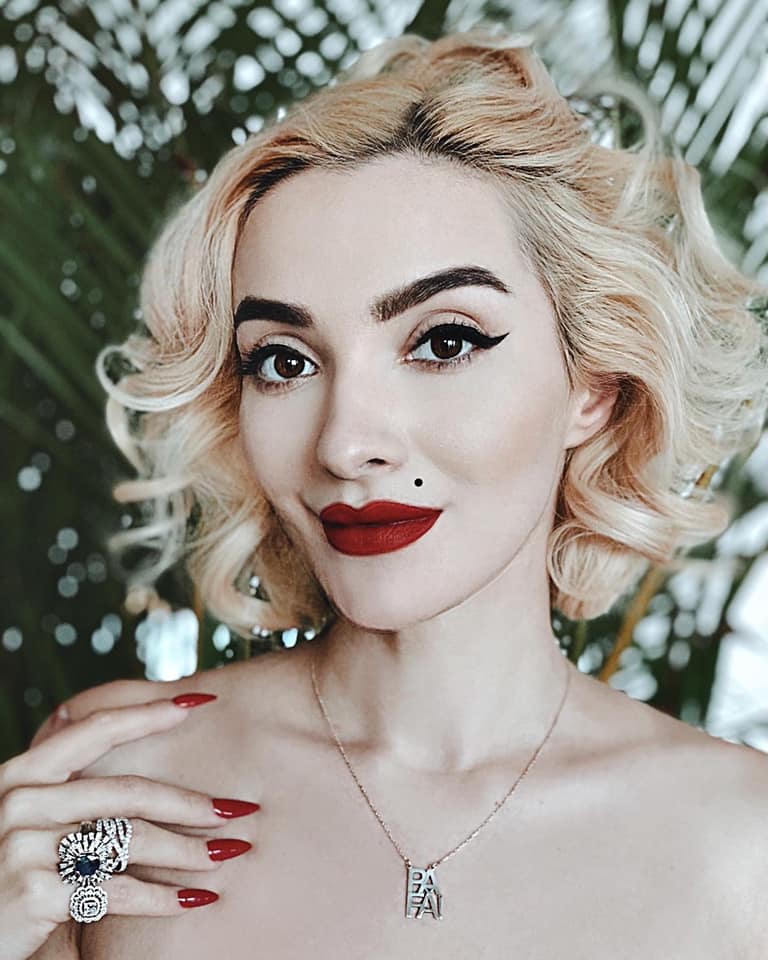 Cine e și cu ce se ocupă Ana Morodan. Din ce face bani „contesa digitală”, care are și emisiune la TV