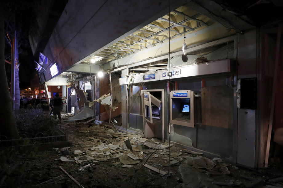 Hamas a lansat o ”ploaie de rachete” peste Tel Aviv, după ce un bloc din Fâșia Gaza a fost distrus de forțele israeliene