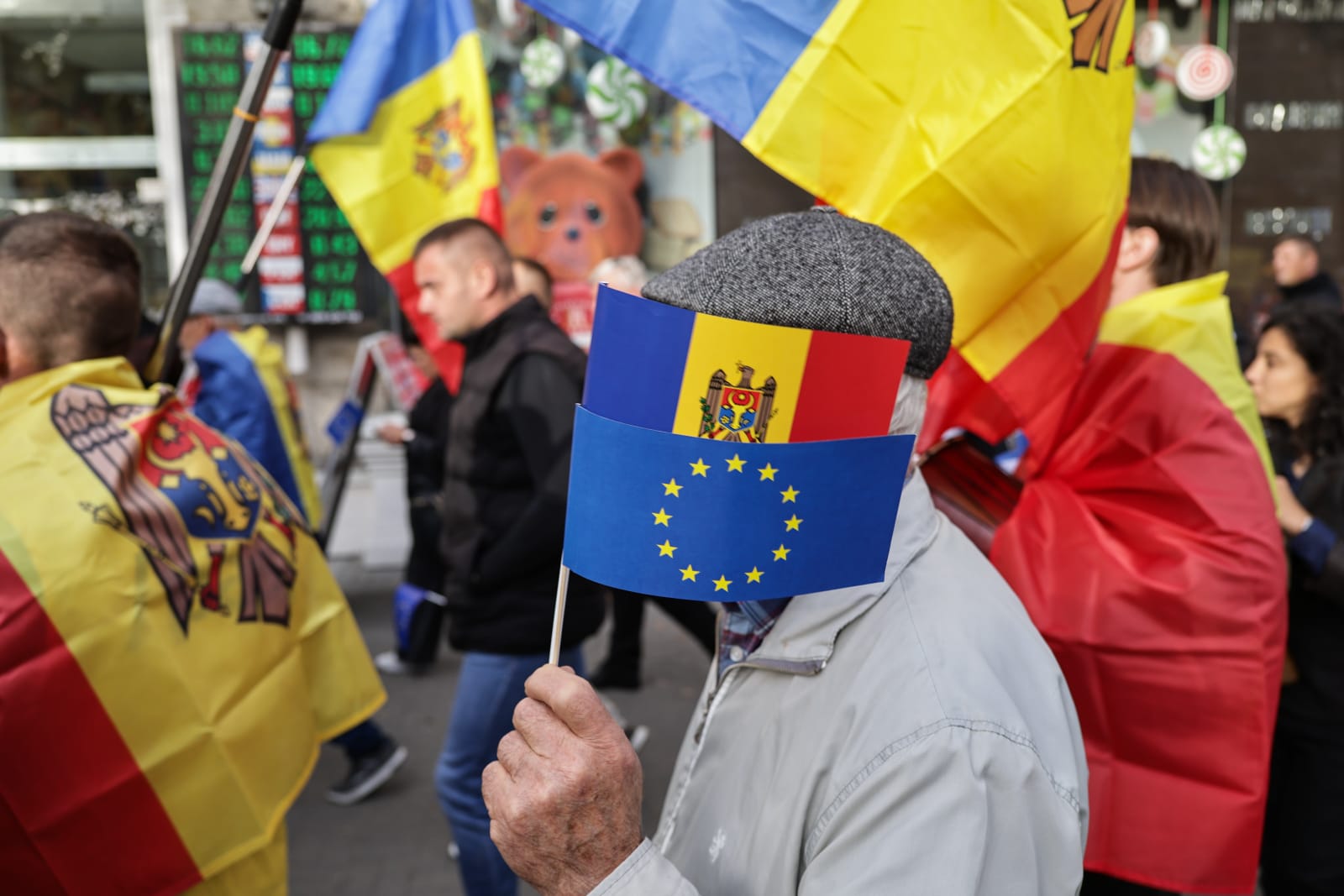 Marș pro UE și pro PAS la Chișinău: „Lumea rusă înseamnă război, UE înseamnă pace”