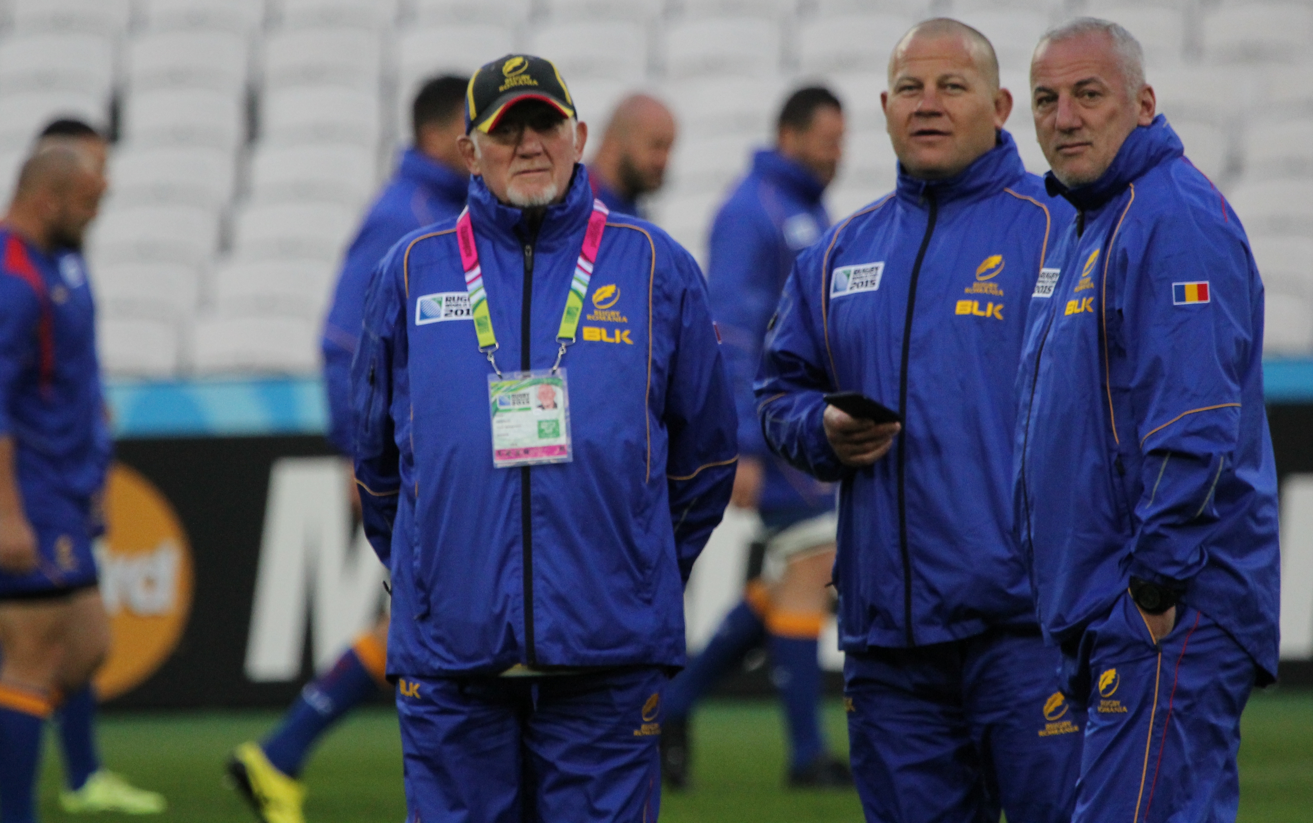România - Franța 11-38, la Cupa Mondială de rugby. “Stejarii” au jucat foarte bine timp de 30 de minute, dar au încasat două eseuri imediat după ce Paulică Ion a văzut cartonașul galben. Pe finalul meciului, românii au căzut psihic și fizic. Duminică - altă “misiune imposibilă” / GALERIE FOTO & VIDEO