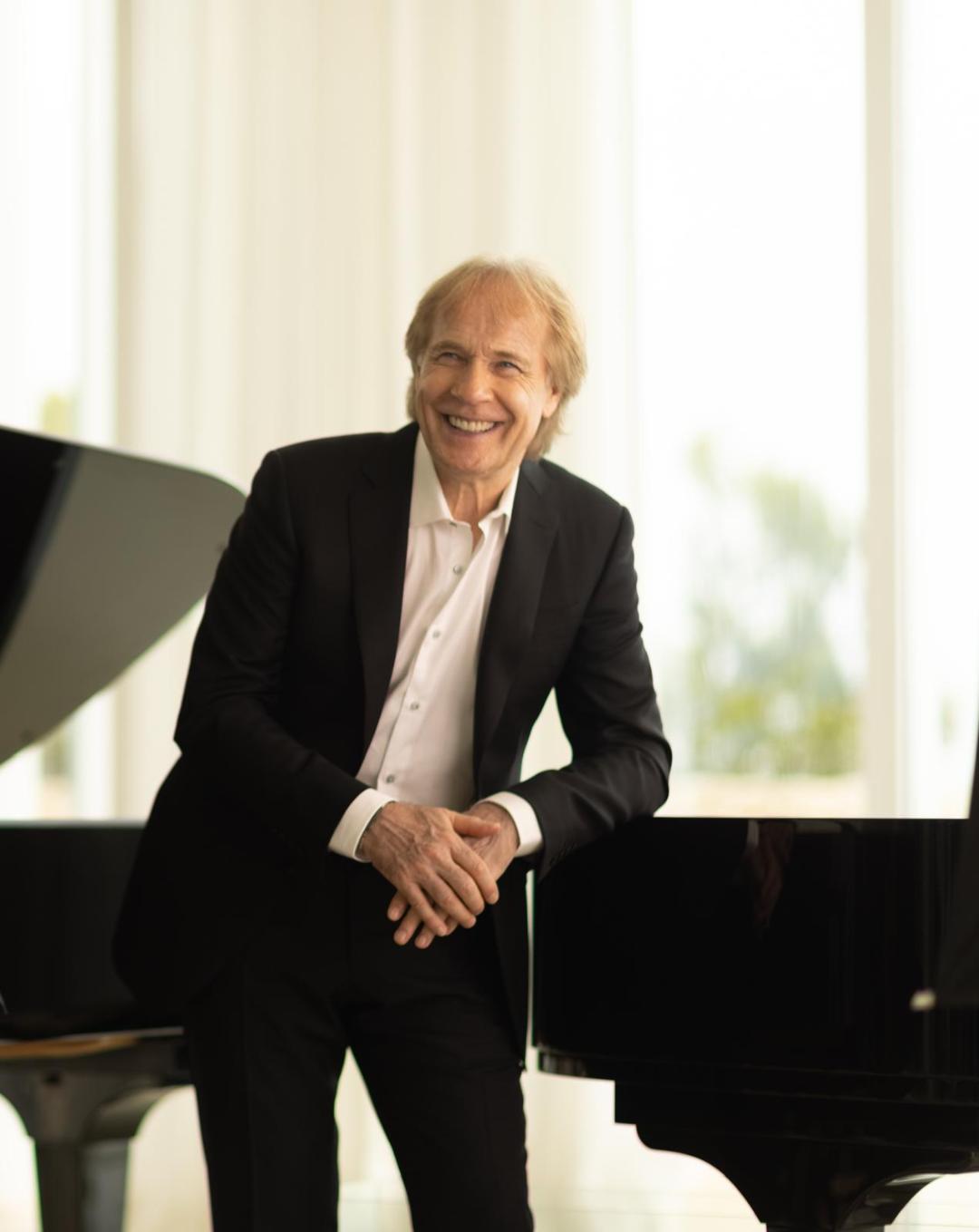 Richard Clayderman, artistul de Cartea Recordurilor, revine în România. Cât costă biletele la concertul celui mai de succes pianist al lumii