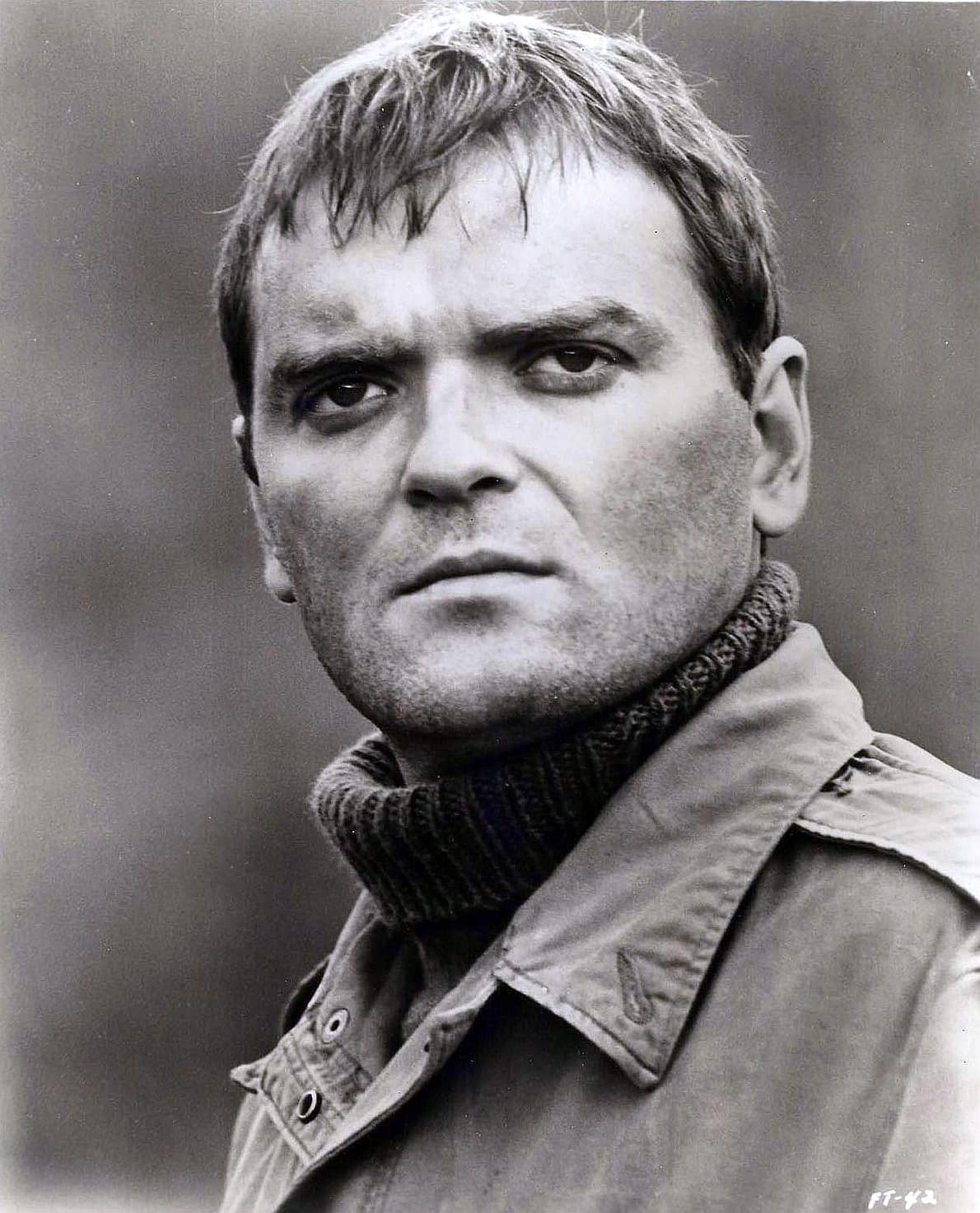 Angus MacInnes, actorul din Star Wars care l-a interpretat pe pilotul „Gold Leader”, a decedat la vârsta de 77 de ani