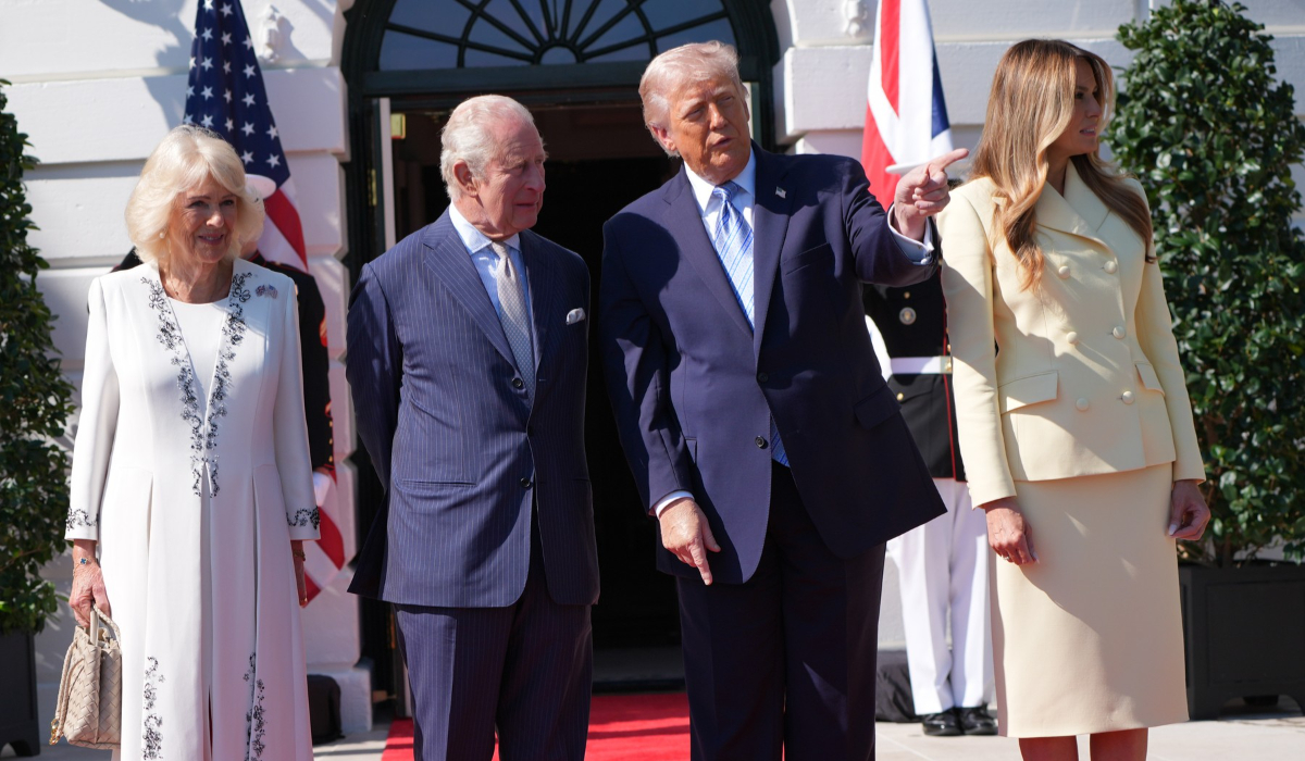 Regele Charles al III-lea și Regina Camilla au ajuns la Casa Albă, unde au fost întâmpinați de președintele Donald Trump și de Melania Trump