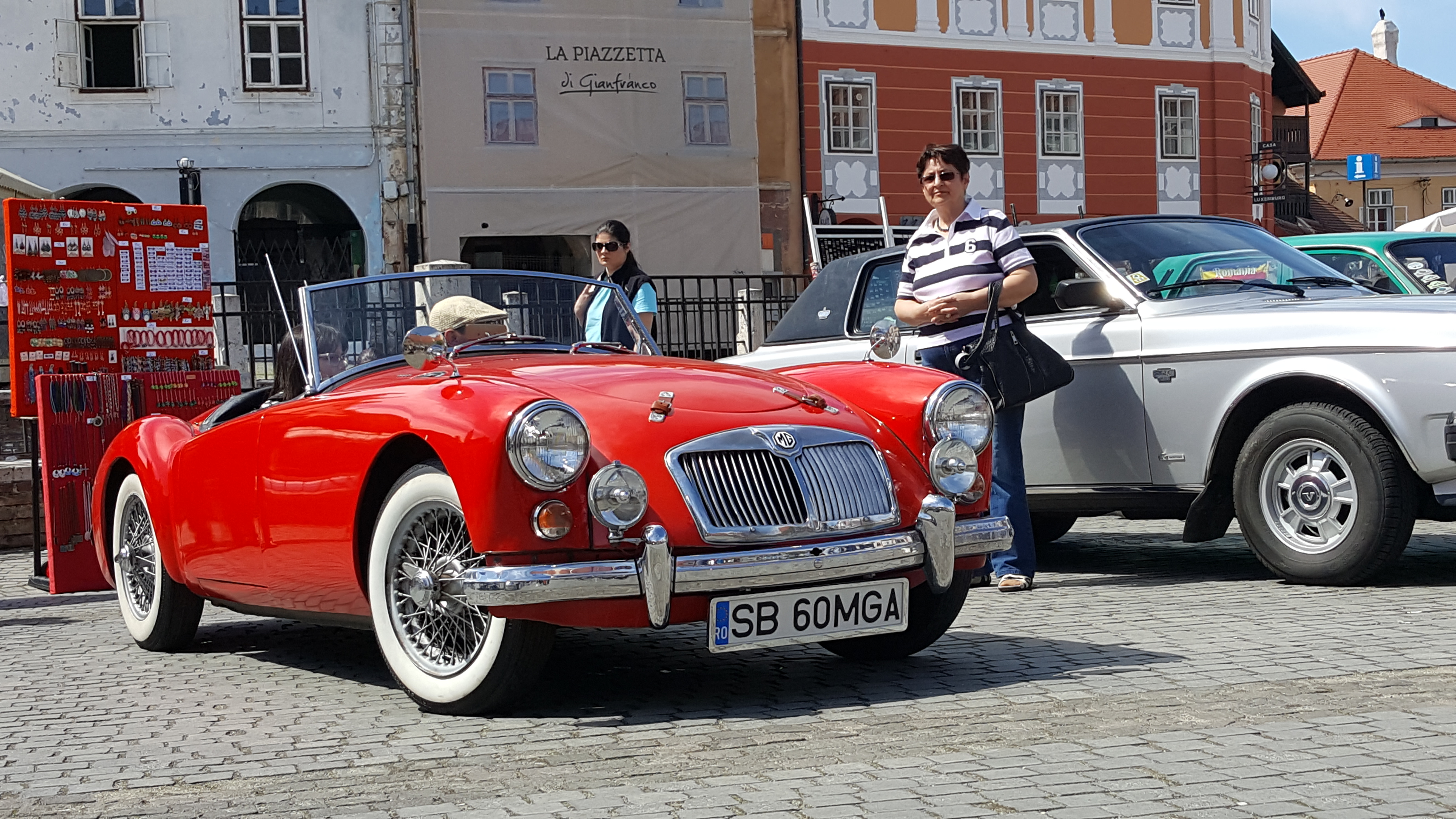 "Retro Parada Primăverii" organizată în zeci de oraşe din ţară! GALERIE FOTO
