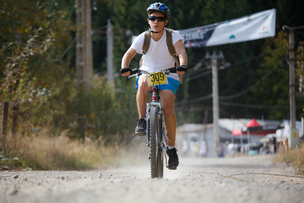 206 concurenți. la cea de-a III-a ediție a competiției de mountain bike din Moinești și Zemeș