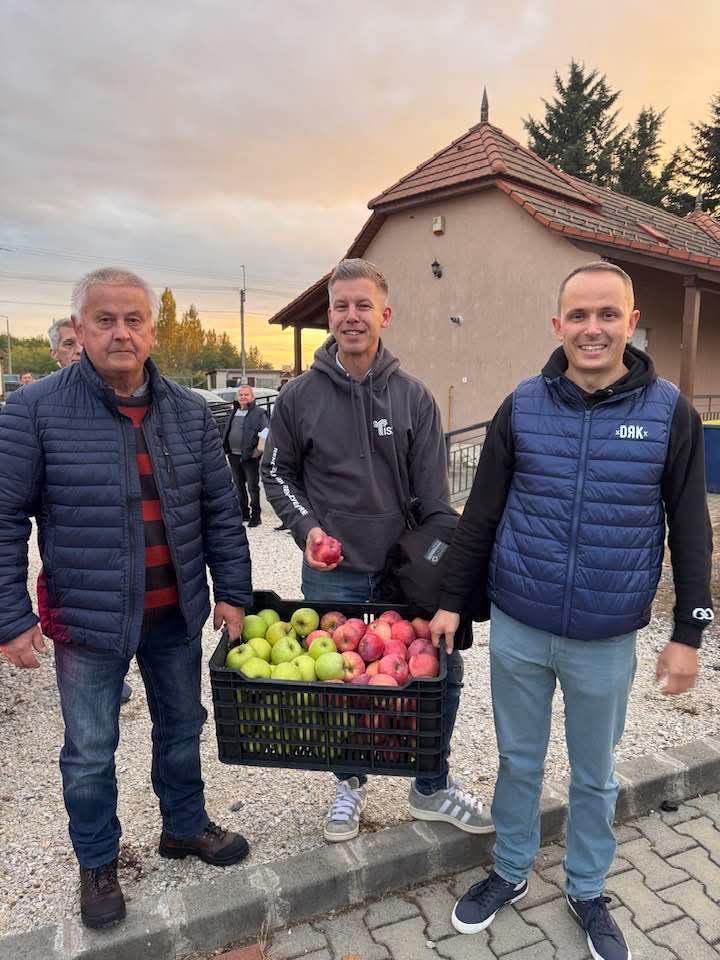 Cum și-a construit Peter Magyar, pas cu pas, imaginea de om de casă, sportiv și mezelar pentru familie cu care l-a bătut pe Viktor Orban