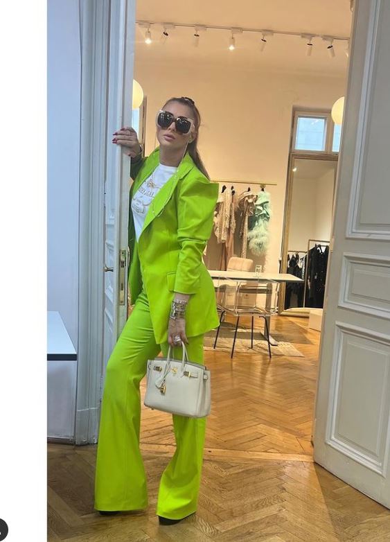 Anamaria Prodan s-a afișat cu noul iubit. Sunt împreună de câteva luni: „Un bărbat puternic din naștere, pe care nu îl car eu în spate”