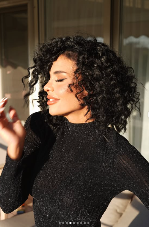 Cum arată Andreea Popescu după ce și-a schimbat look-ul