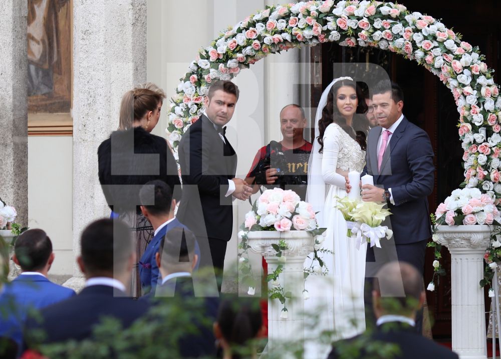 FOTO EXCLUSIV | Primele imagini de la nunta lui Adrian Mutu cu Sandra. Cum au arătat ginerele și mireasa
