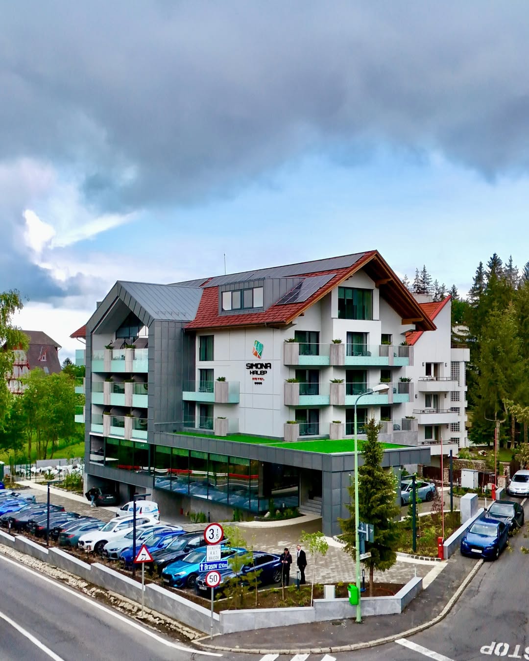 Cât costă să petreci 8 martie la hotelul Simonei Halep din Poiana Brașov: „Mrs. Saxy aduce vibrația, DJ Ilie menține ritmul”