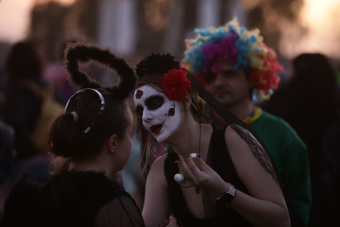 FOTOREPORTAJ. Lacul Morii s-a transformat pentru cel mai mare festival de Halloween din România cu 15,5 tone de dovleci și peste o mie de baloți de paie