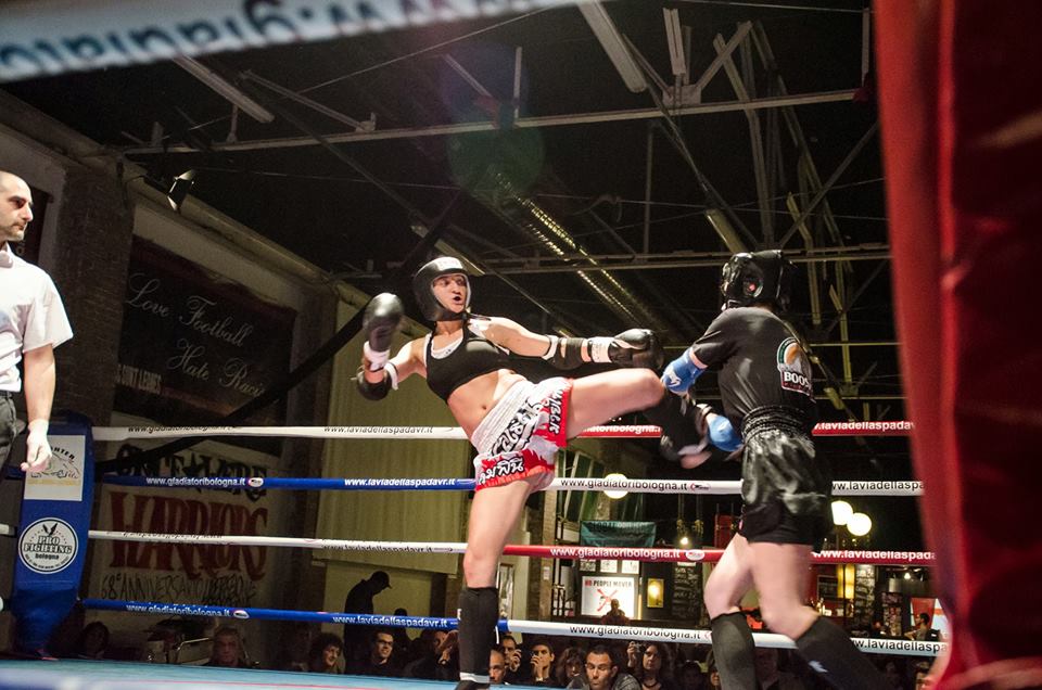 ITALIA - ROMÂNIA! SportNews.ro a descoperit la Bologna un Rocky la feminin! ^S-a apucat de karate, după ce a fost bătută de tatăl său