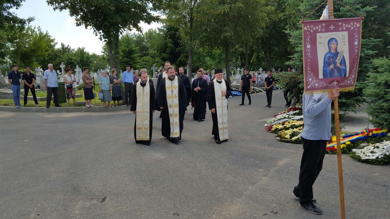Sute de persoane au plâns pe membrii echipajului SMURD decedați în Republica Moldova | GALERIE FOTO