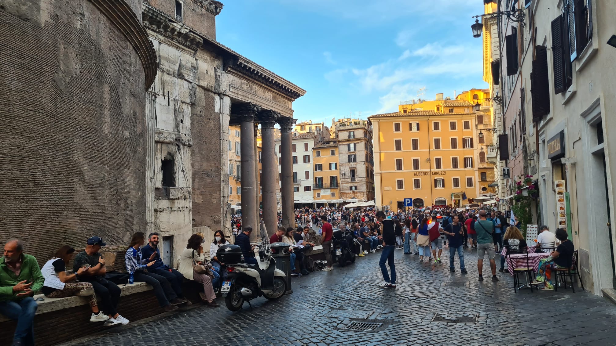 REPORTAJ. Roma și-a regăsit turiștii, după o luptă lungă cu pandemia de Covid-19
