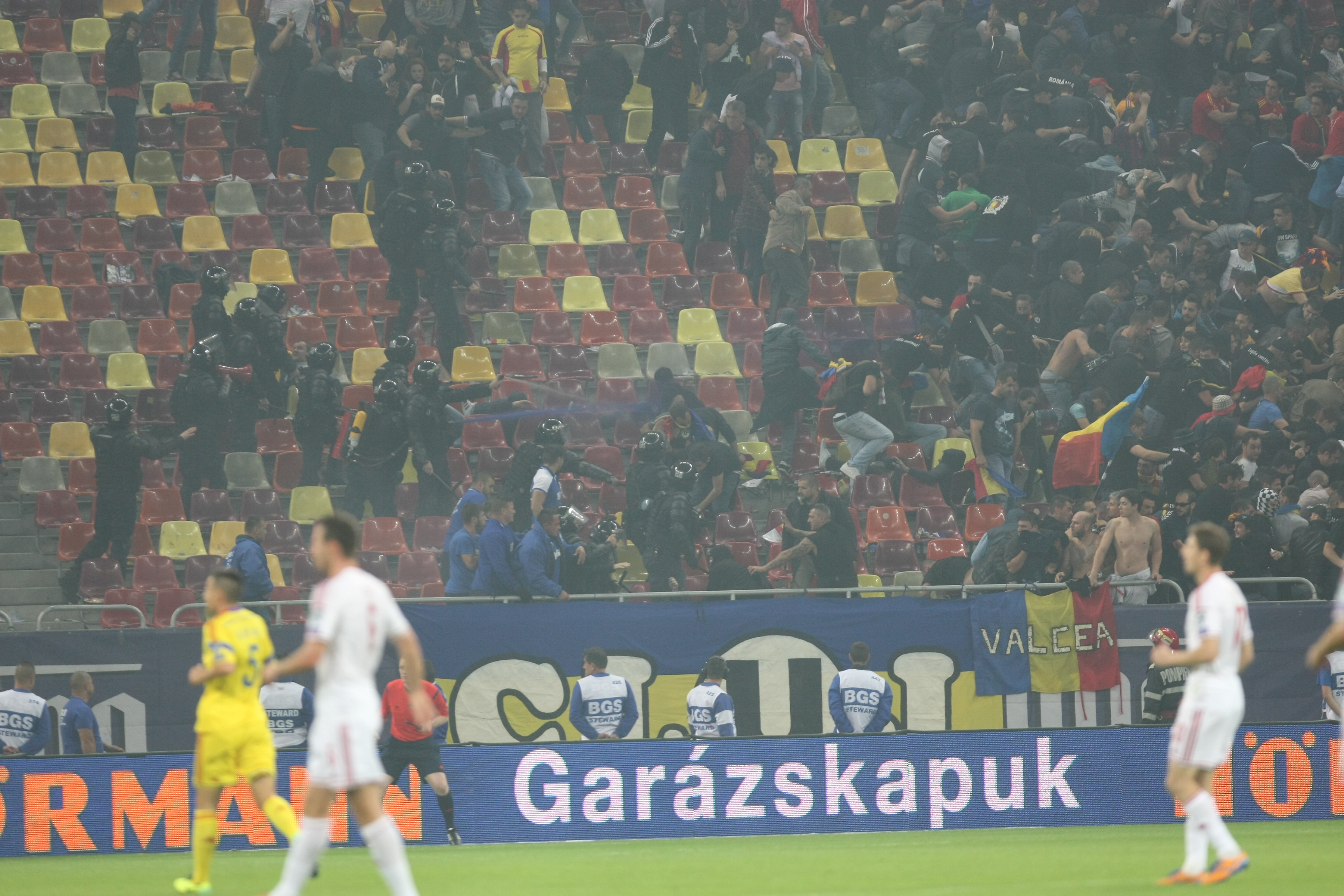 LIVE BLOG / FOTO&VIDEO. MECIUL ANULUI, ROMÂNIA - UNGARIA 1-1