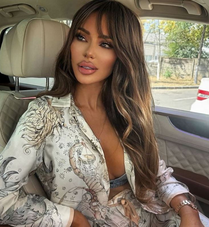 Bianca Drăgușanu a pățit-o la biserică. S-a întâmplat după ce a aprins o lumânare: „Baba din dotare”