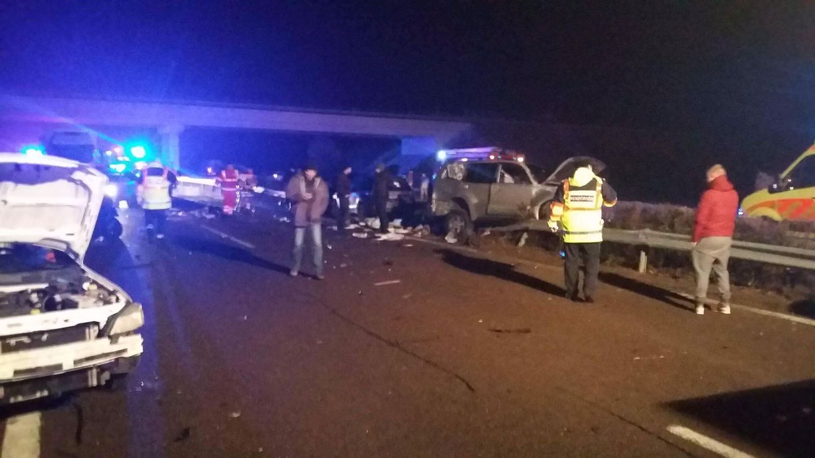 Accident grav în Ungaria, cu trei morți și 31 de răniți. Au fost implicate mașini din România | FOTO