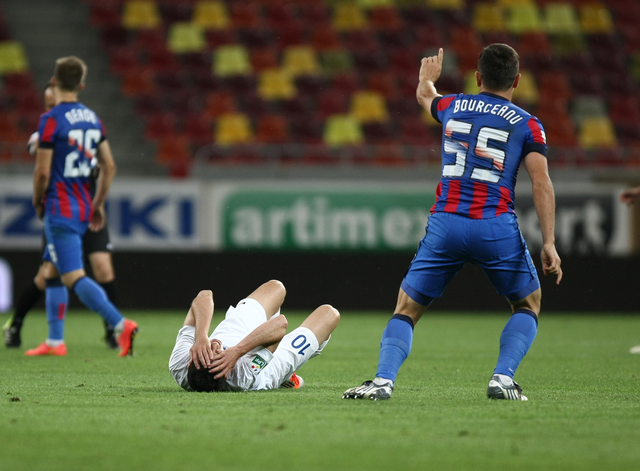 ASTRA - ASA 3-1 şi STEAUA - FC BOTOŞANI 2-0. Rocada mare / VIDEO