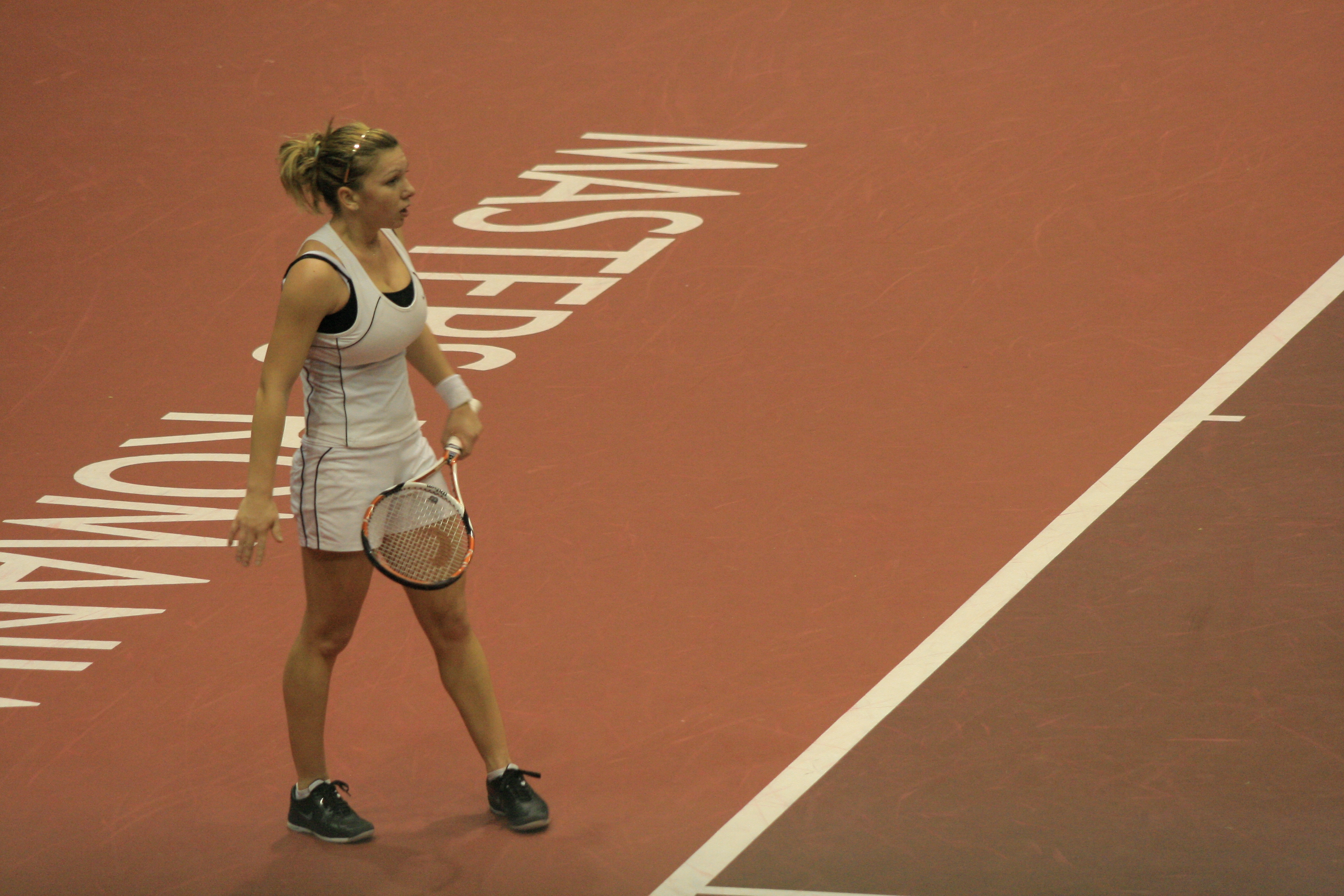 Simona Halep, schimbare INCREDIBILĂ! Cu SÂNII la vedere!