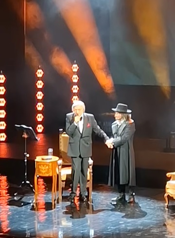 Reacția lui Mihai Bendeac după ce s-a zis că momentul lui pe cal de la gala lui Florin Piersic a fost regizat: „Eu sunt curios”