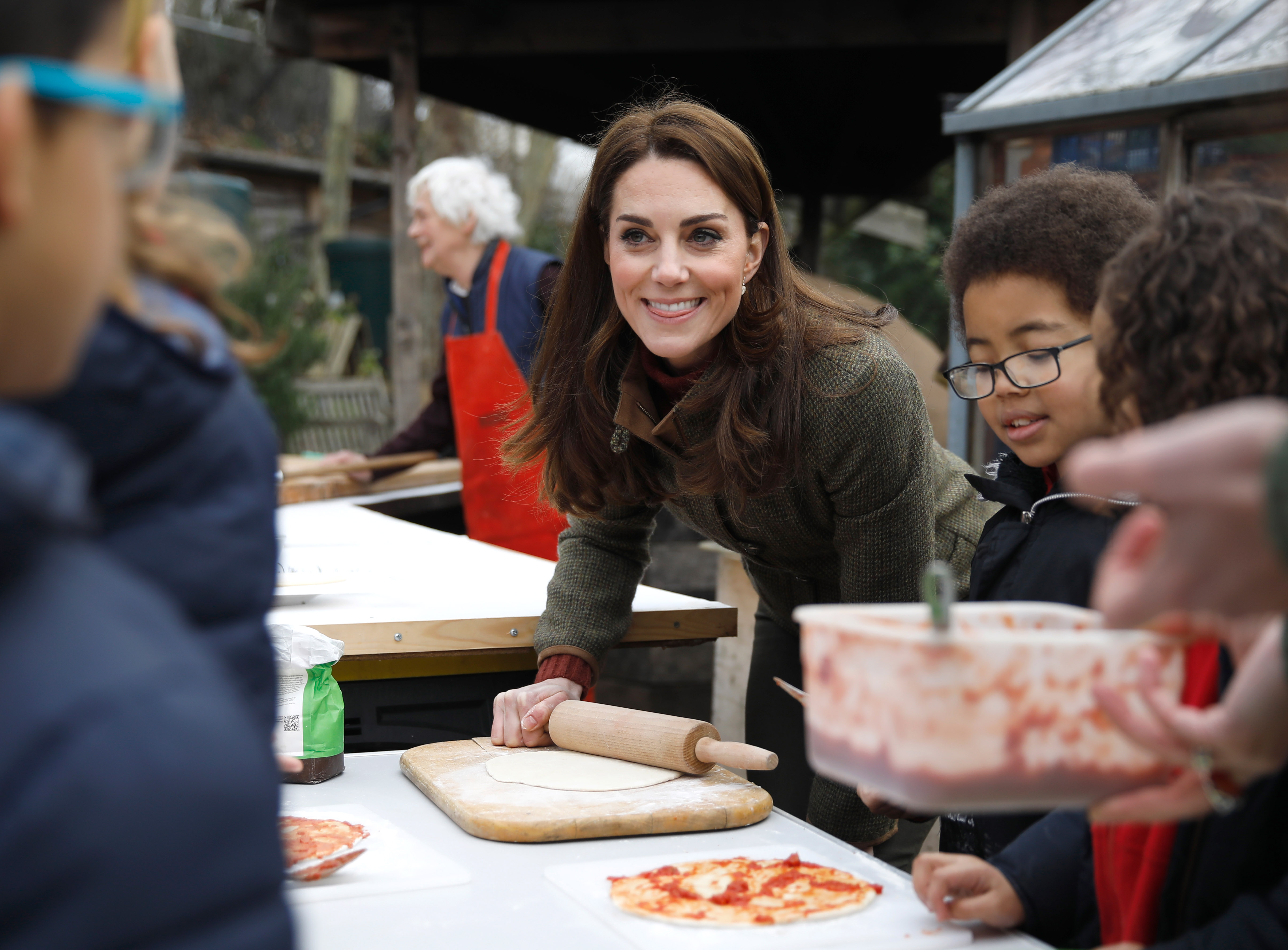 FOTO | Gestul surprinzător făcut de Kate Middleton la prima ei apariție publică de anul acesta