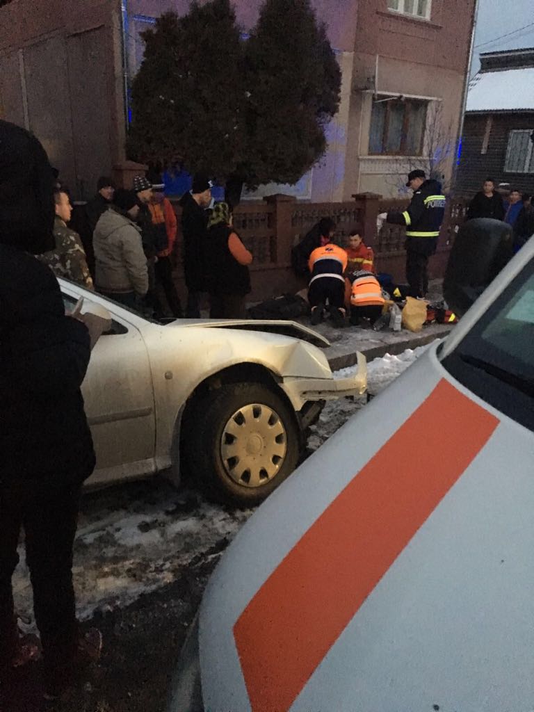 VIDEO | Pieton ucis într-un accident în Maramureș. A fost spulberat de o mașină scăpată de sub control