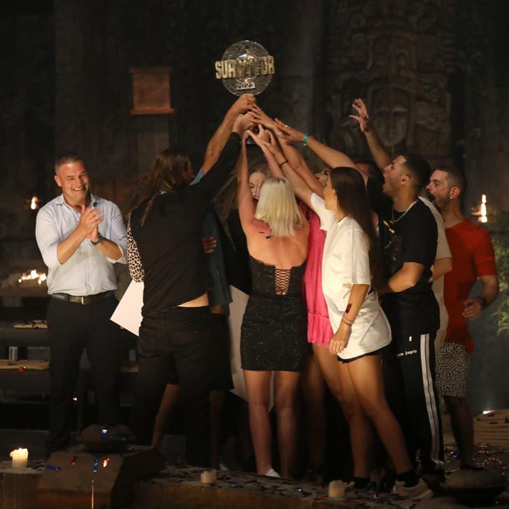 Dan Ursa s-a întors în România. Câștigătorul de la Survivor 2023 a căzut în genunchi când și-a revăzut fiica și soția