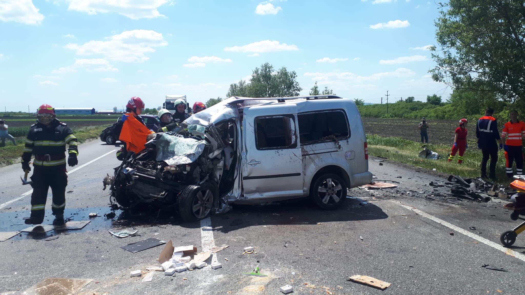 Accident cu trei morți și trei răniți, în localitatea Secuieni din Neamț. A fost activat planul roșu de intervenție