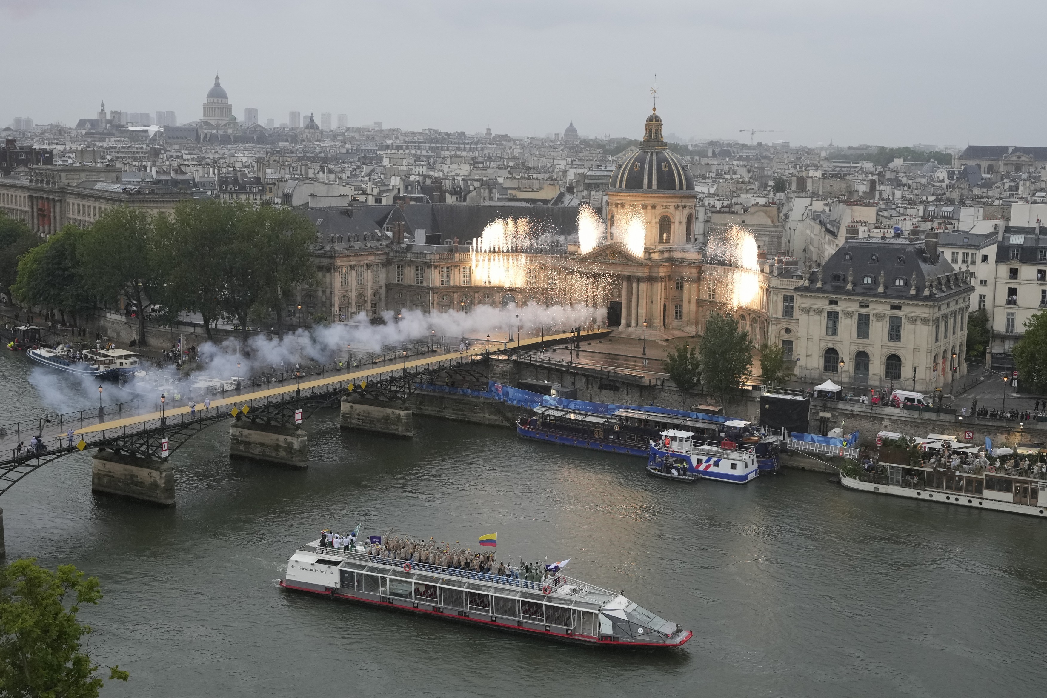 Ceremonia de deschidere a Jocurilor Olimpice de la Paris 2024. Imagini spectaculoase din capitala Franței | VIDEO