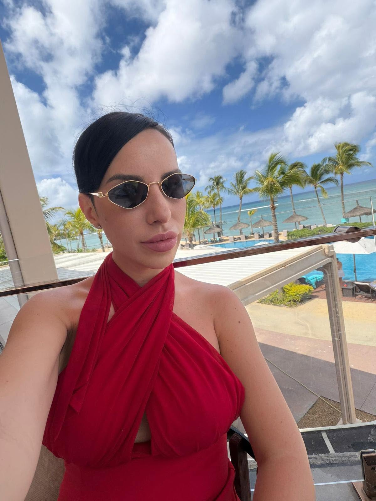 Cum a apărut fiica lui Cristian Popescu Piedone pe litoralul românesc. Ana Maria Șerban, fotografiată în costum de baie