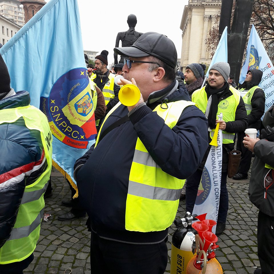 FOTO & VIDEO | Protest al sindicaliștilor din poliție și penitenciare. Reacția MAI