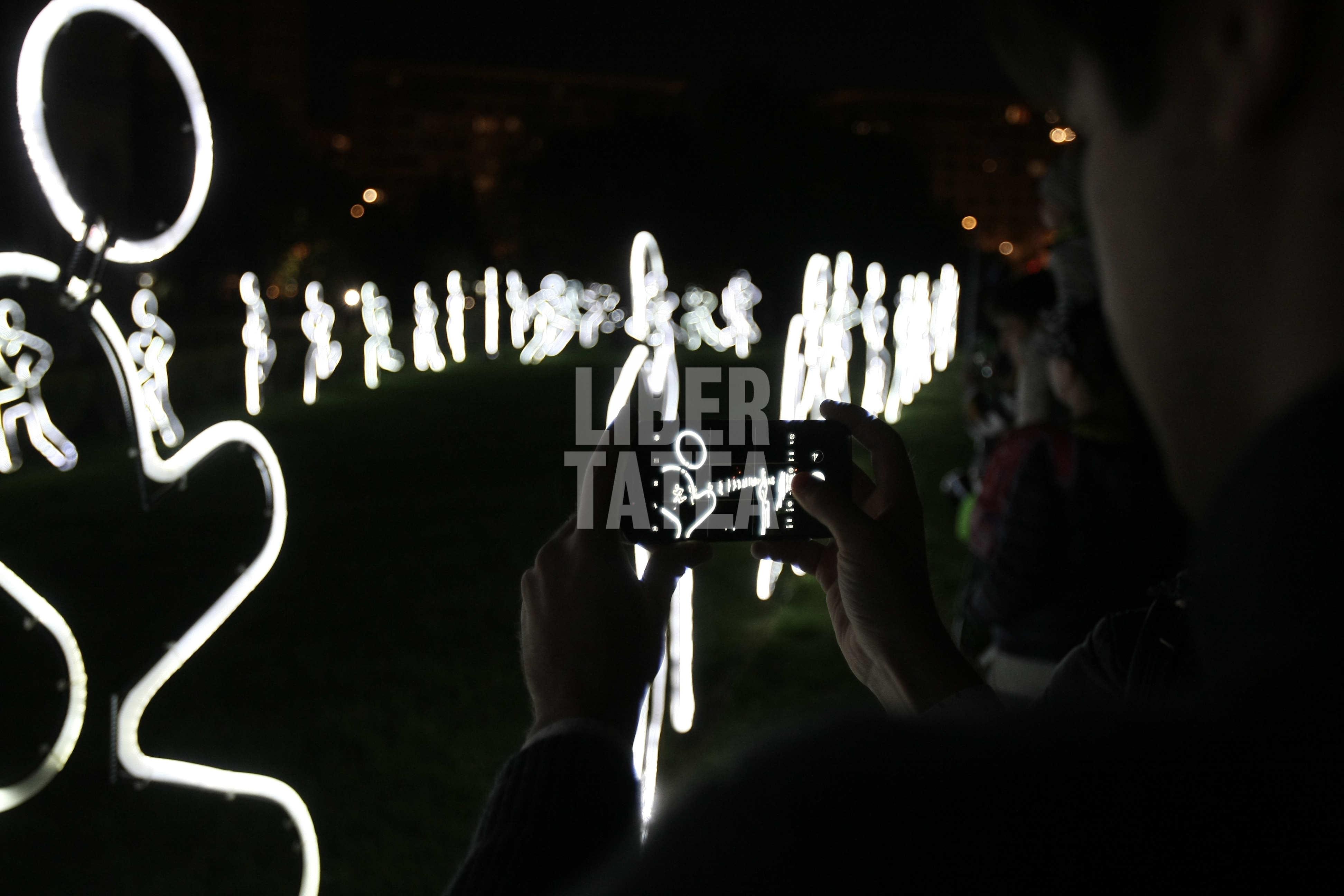 Spotlight 2017. Mii de oameni, fascinați de spectacolul de lumini și sunet din centrul Bucureștiului