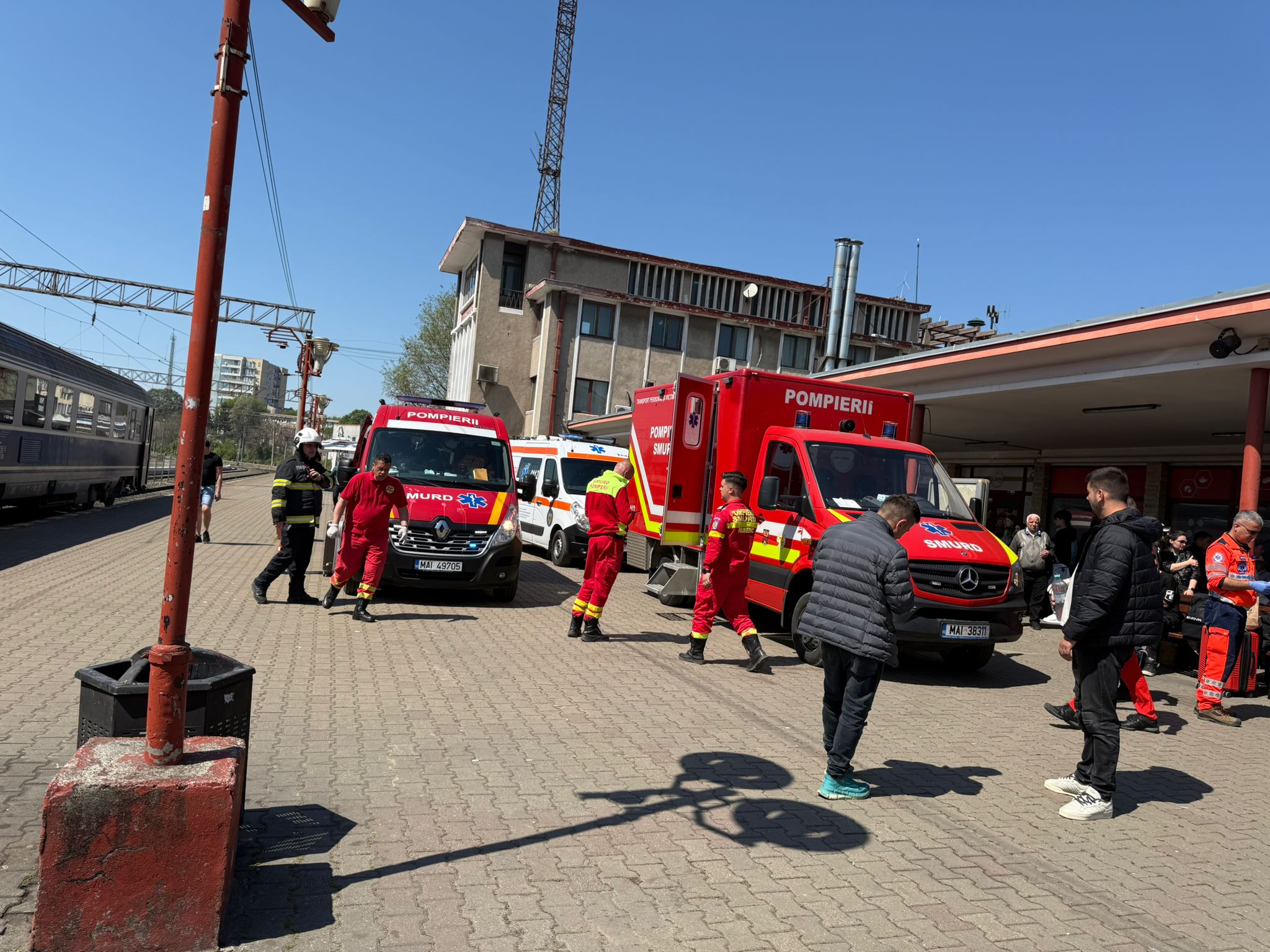 Două trenuri s-au lovit în Gara CFR Constanța. Planul roșu, dezactivat. Câte persoane au fost duse la spital