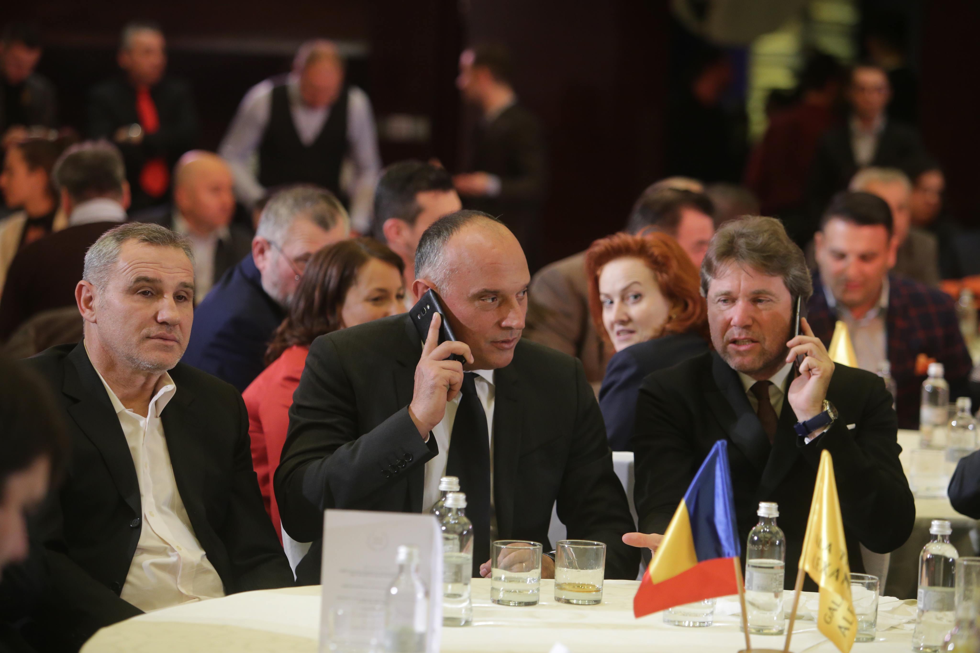 Generația de Aur zâmbește: l-a convins pe Lupescu să candideze la FRF / GALERIE FOTO