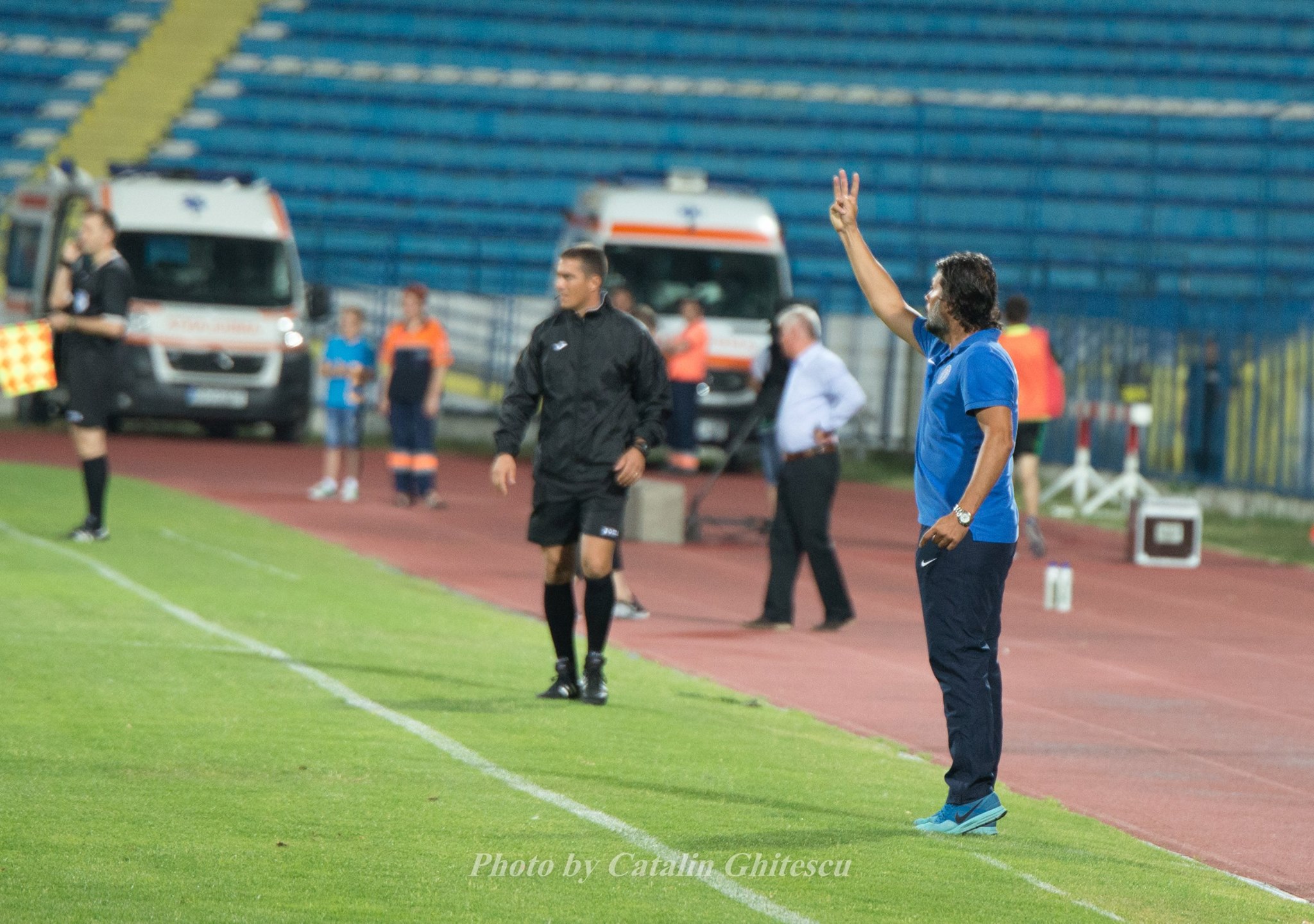 Florin Prunea, președintele liderului CSMS Iași, o liniștește pe Steaua! ^Moldovenii nu trag la titlu și se declară surprinși de poziția pe care o ocupă: ”Este o conjunctură că suntem pe primul loc!”