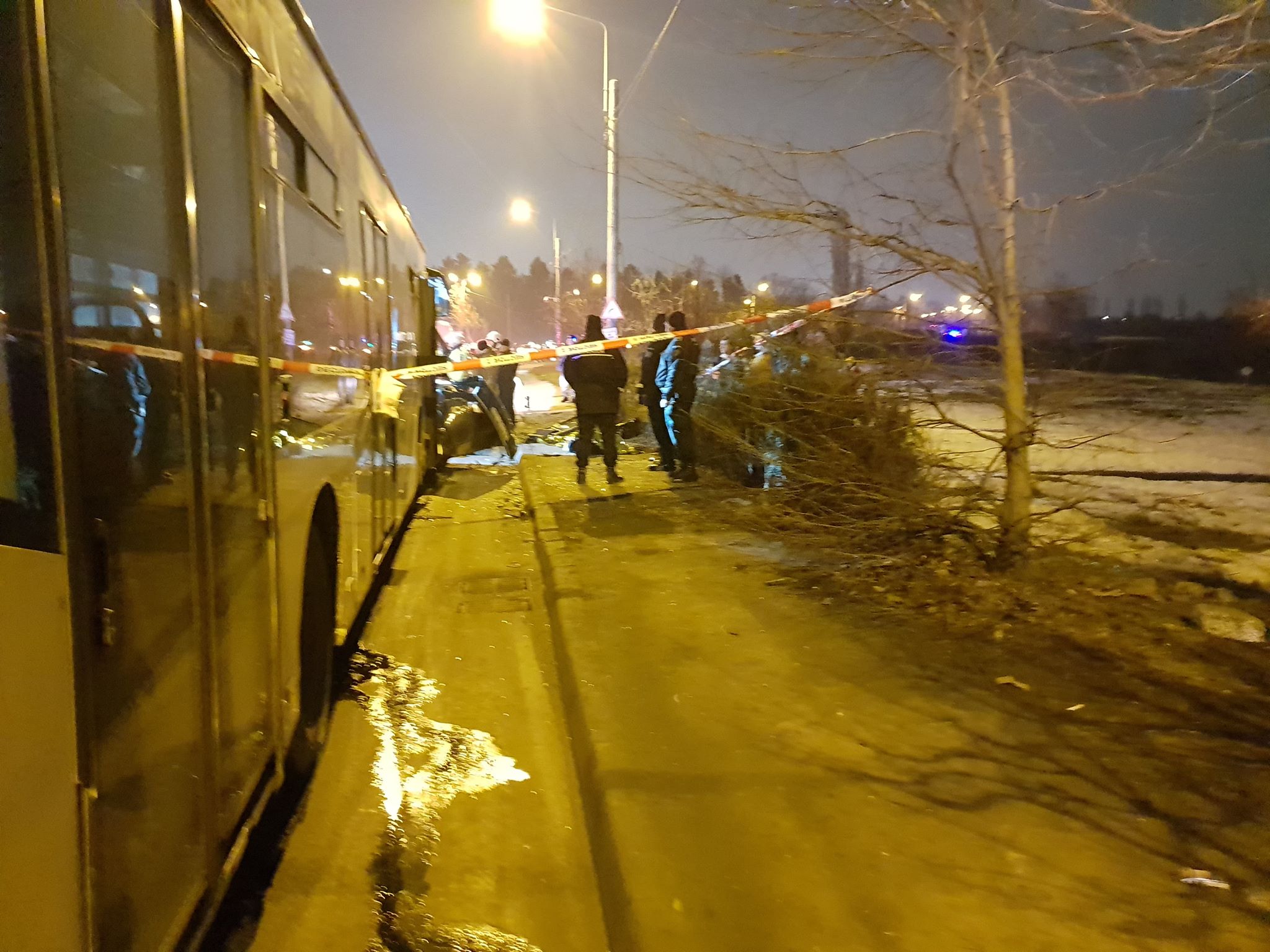 Accident teribil în București, pe Șoseaua Petricani. Două persoane au murit după ce o mașină s-a lovit de un autobuz