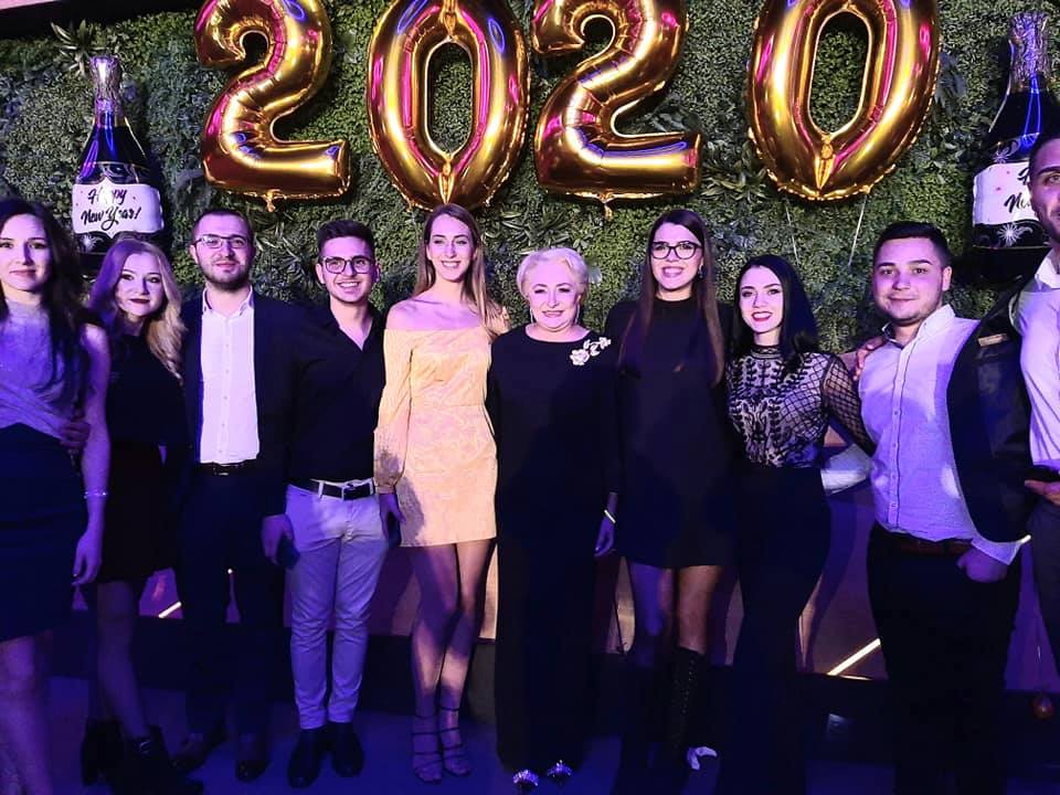 Unde a petrecut de Revelion Viorica Dăncilă și cine i-a cântat fostului premier