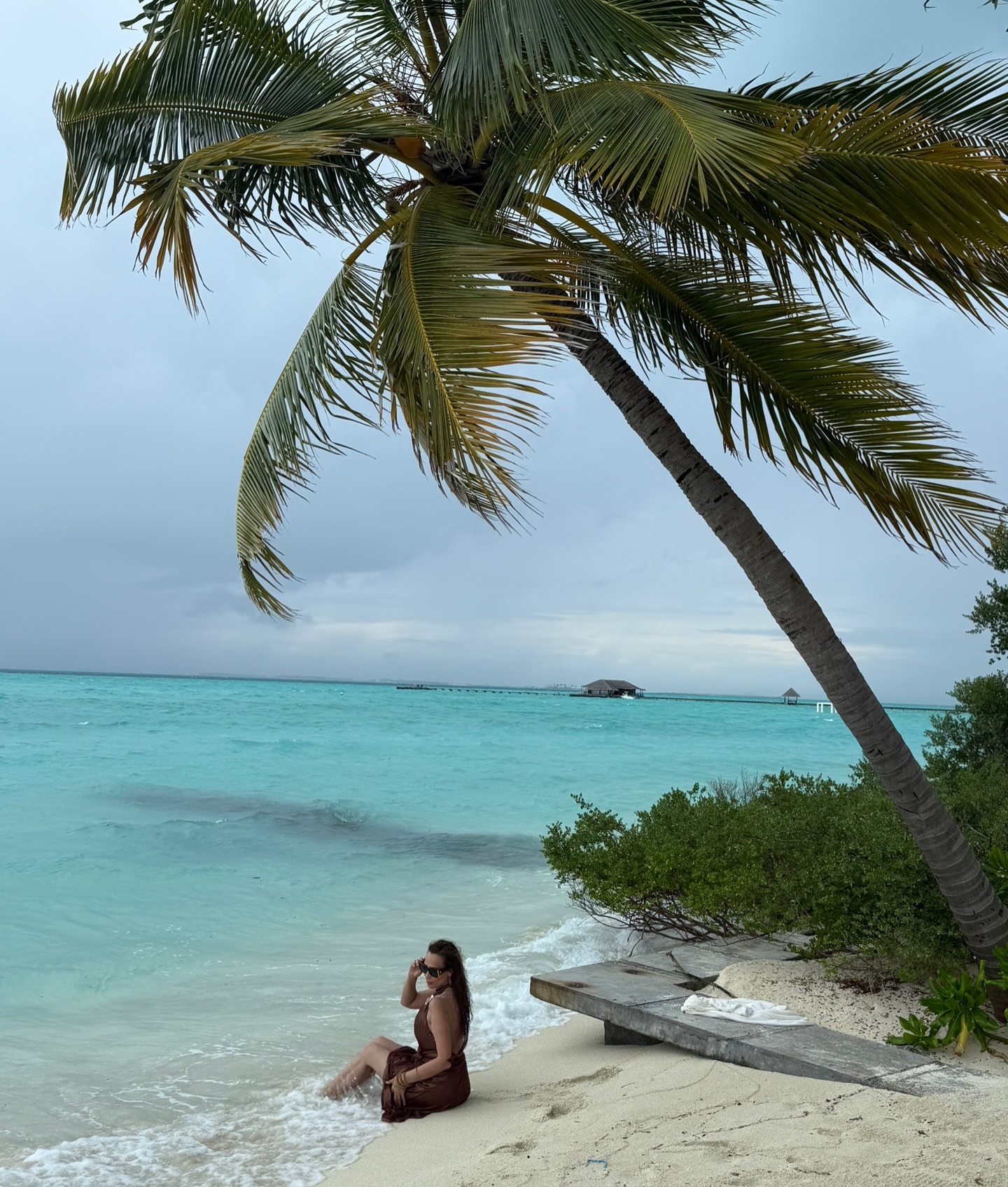 Imagini rare cu Iulia Vântur în Maldive. Vedeta a fost invitată la o nuntă. Cum arată camera în care a fost cazată iubita lui Salman Khan