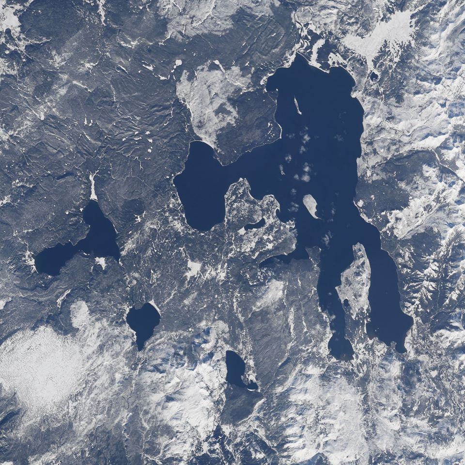 O astronaută a doborât recordul pentru cel mai mult timp petrecut în spațiu. Fotografiile uluitoare pe care le-a realizat în cele 328 de zile