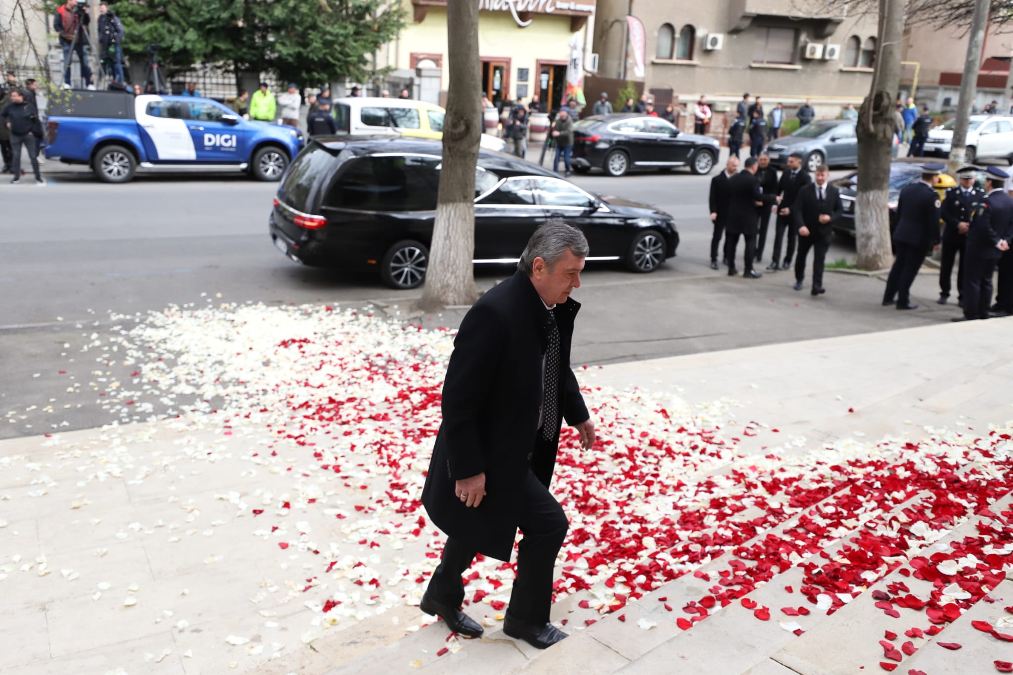 Mircea Lucescu, condus pe ultimul drum. A fost înmormântat la Cimitirul Bellu