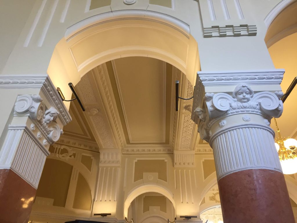 REPORTAJ/Palatul Apelor din Timișoara și-a recăpătat în sfârșit strălucirea de acum un secol, după lucrări care au durat 8 ani