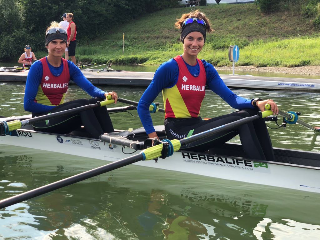 Lotul olimpic feminin de canotaj al României are sponsor oficial o companie internațională din domeniul nutriției. În rând cu Cristiano Ronaldo