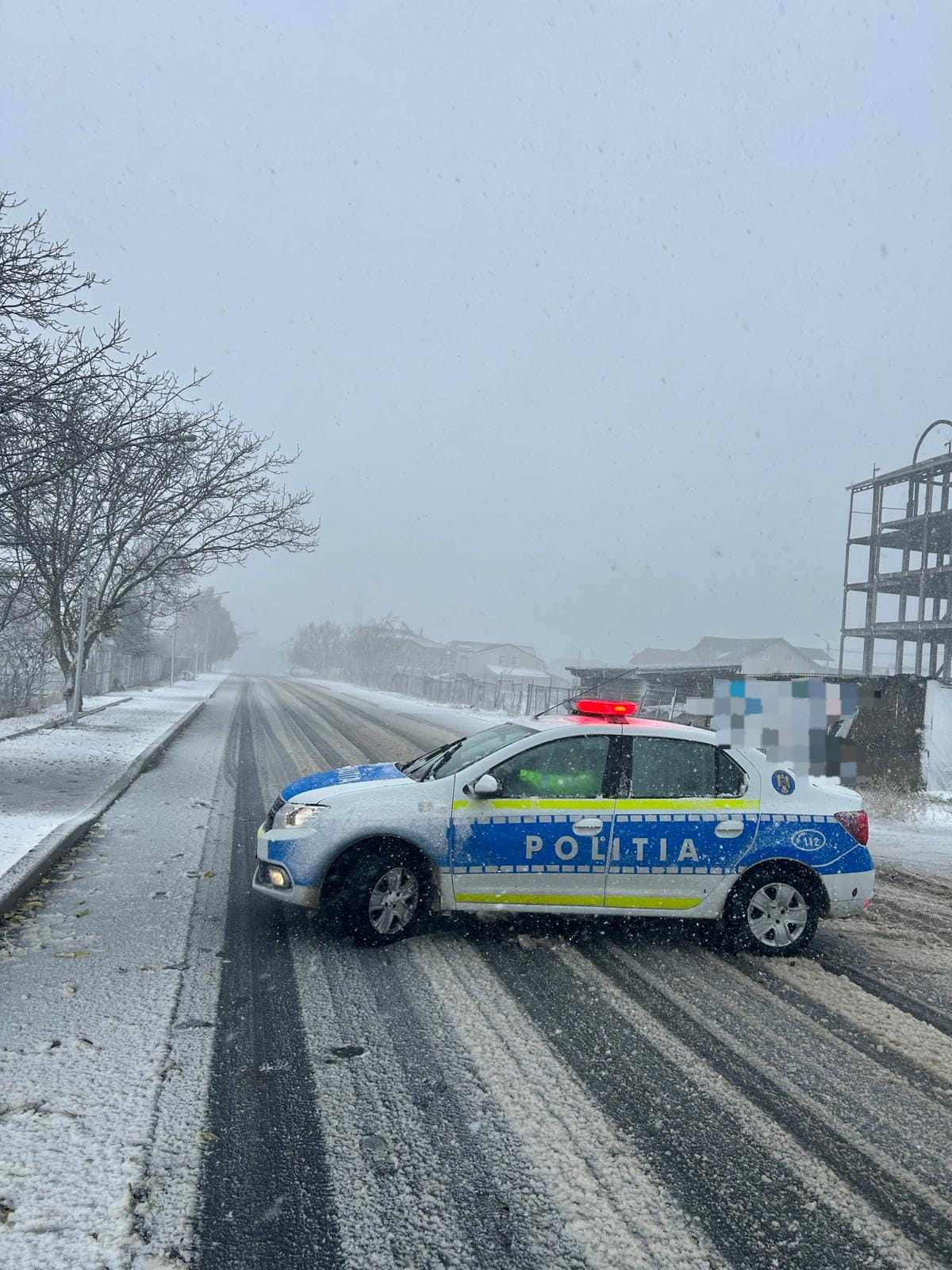 Viscolul și ninsorile au provocat haos în mai multe județe. Sute de localități fără curent, în timp ce orașul Constanța a rămas fără apă potabilă timp de cinci ore
