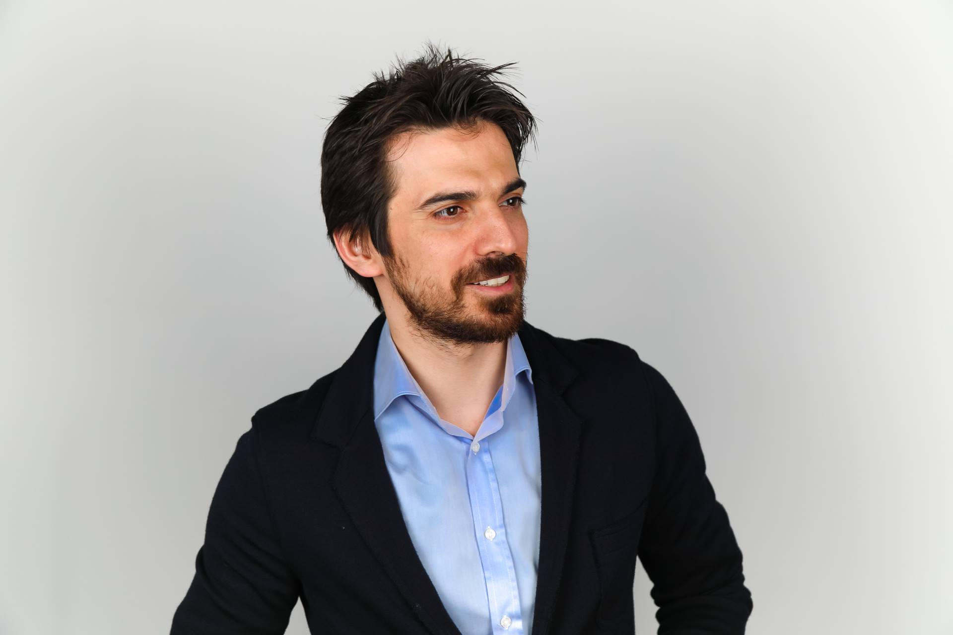 Ce salarii oferă Tuncay Ozturk. Fostul soț al Andreei Marin caută angajați pentru clinica lui