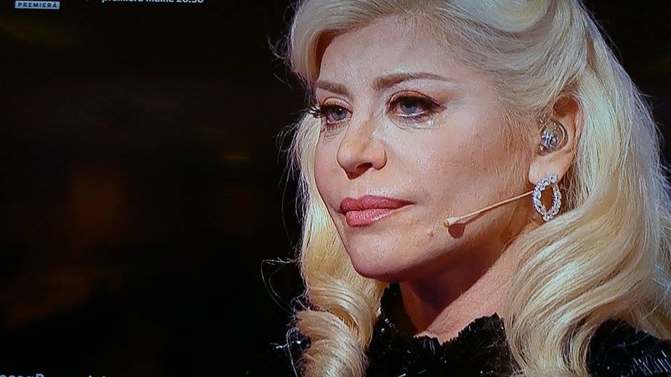 Loredana, în lacrimi la Vocea României. Adriana Ciobanu a învins leucemia, iar acum merge în cârje, dar a demonstrat că doar vocea contează. “Incredibil!!!"