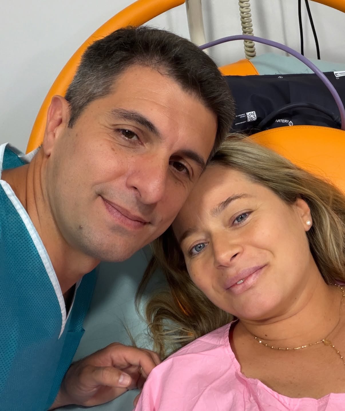 Imagini emoționante cu Laura Cosoi și a cincea fetiță, în maternitate. Dezvăluiri despre venirea pe lume a Ninei. „Travaliul nu este întotdeauna ușor”