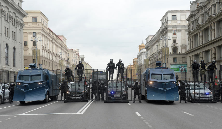 Protest uriaș la Minsk, în a patra săptămână de manifestații anti-Lukaşenko. Peste 30 de oameni au fost arestaţi